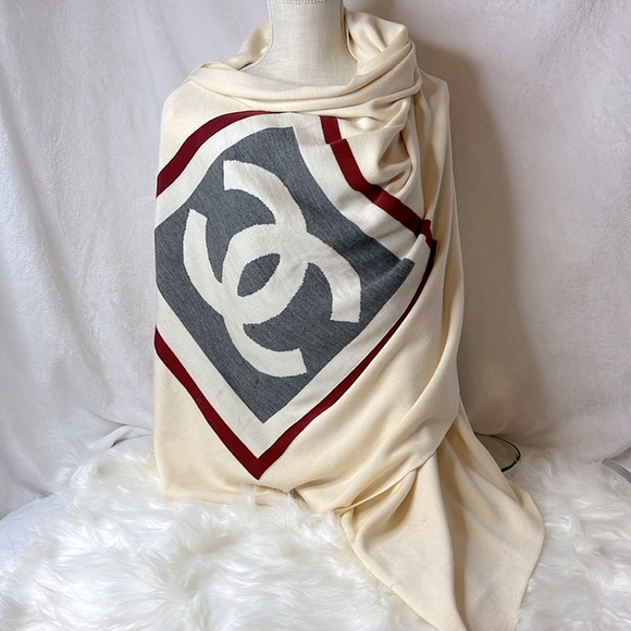 CHANEL WRAP VINTAGE CASHMERE, WOOL, SILK LARGE WRAP - Picture 1 of 12